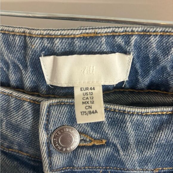 H&M Light Blue wide leg Relaxed Jeans size 12 EUC - Picture 2 of 3